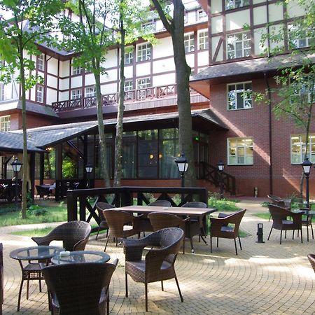 Park-Hotel Golosievo Kiev Bagian luar foto