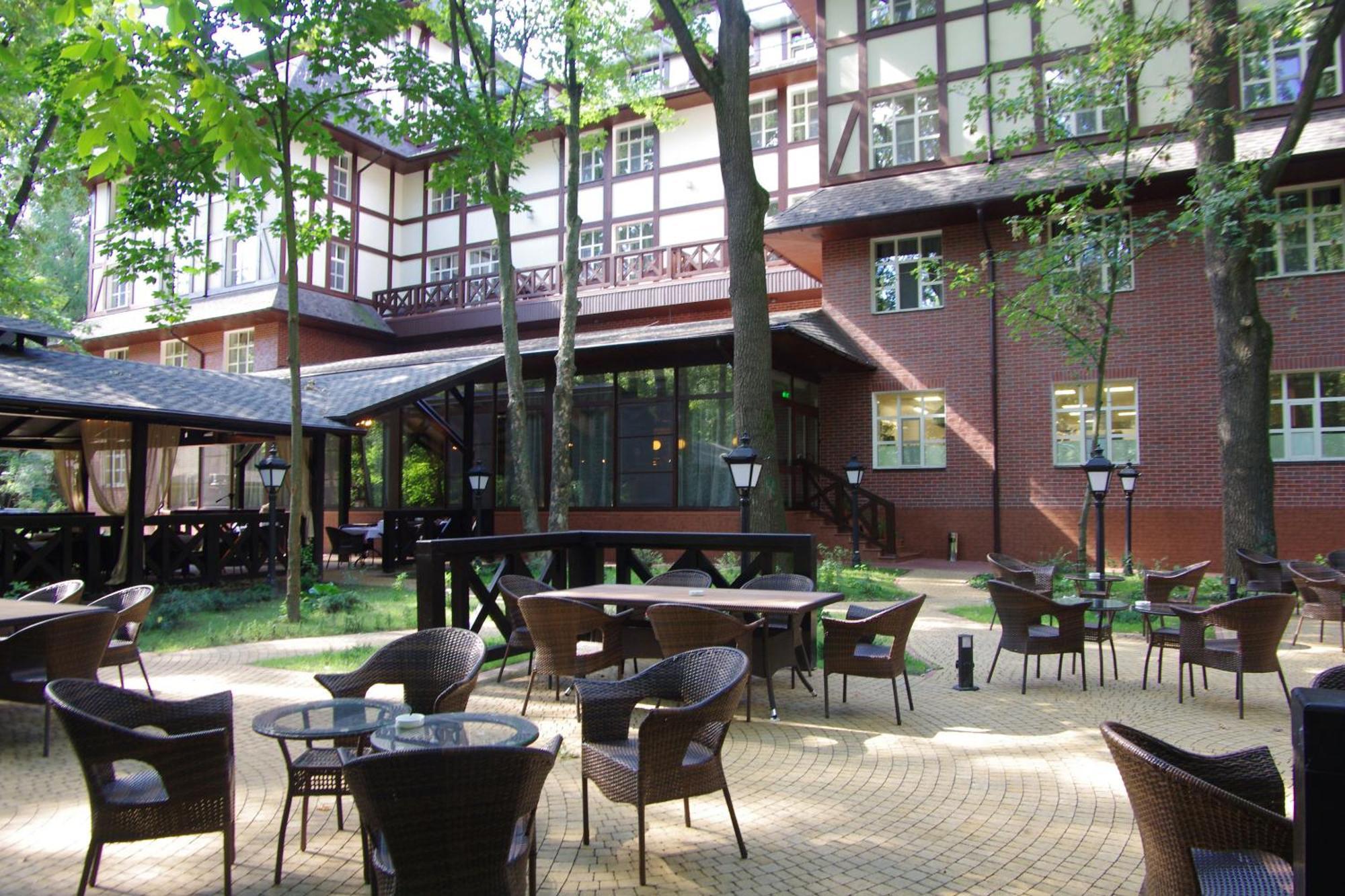 Park-Hotel Golosievo Kiev Bagian luar foto